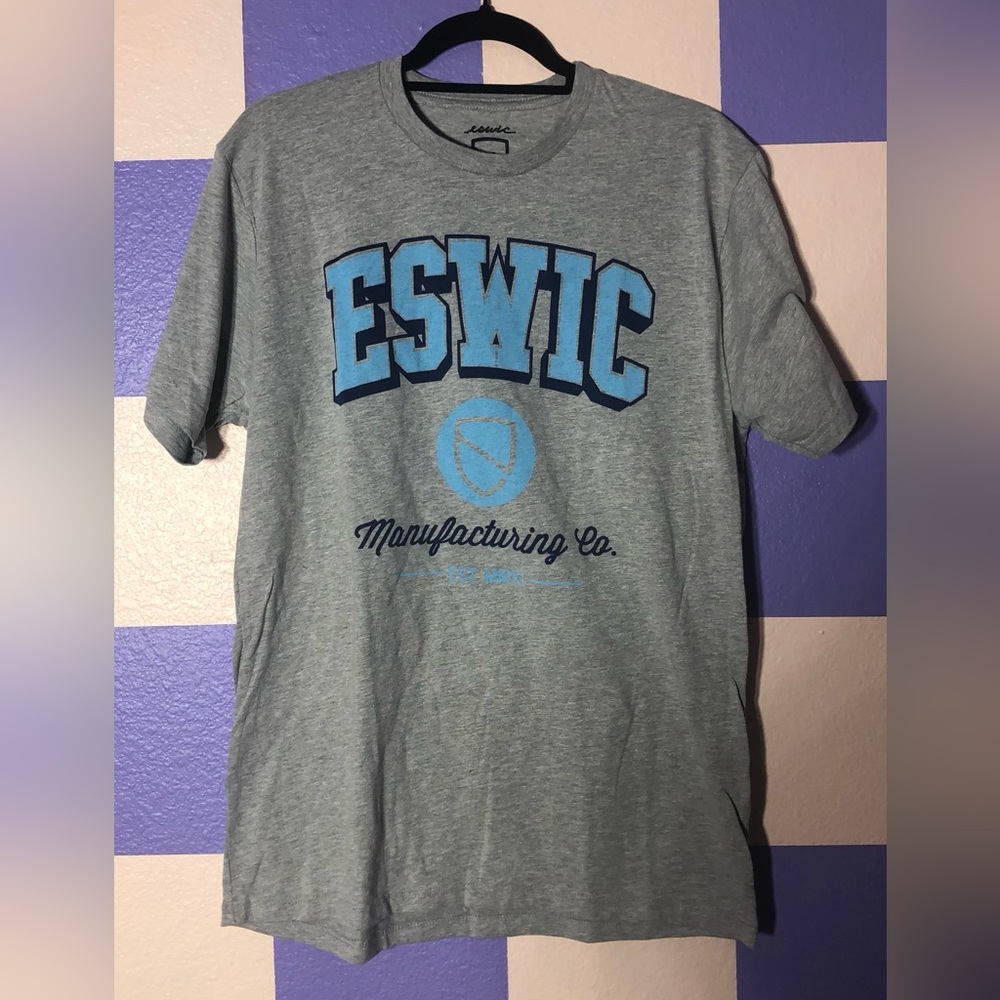 NWOT Eswic Manufacturing Company Blue Print on Heather Grey Tee - Size M